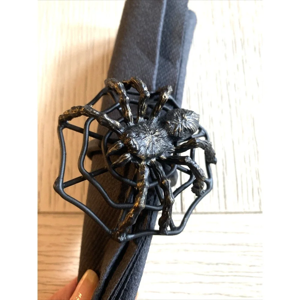 Christian Lacroix Maison NWT Set Of 4 Spider Web Halloween Napkin Rings Metal